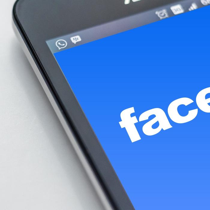 Cum s-a ajuns ca Facebook să blocheze companiile mass-media și ştirile în Australia