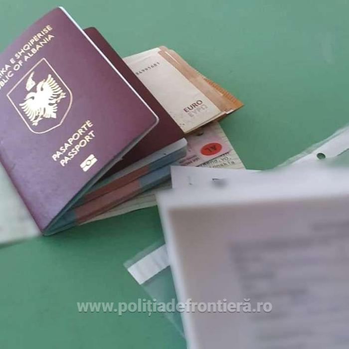 A vrut să „ungă“ cu 50 de euro un vameș, ca să ajungă înapoi în Italia: Alexandru riscă un an jumate după gratii
