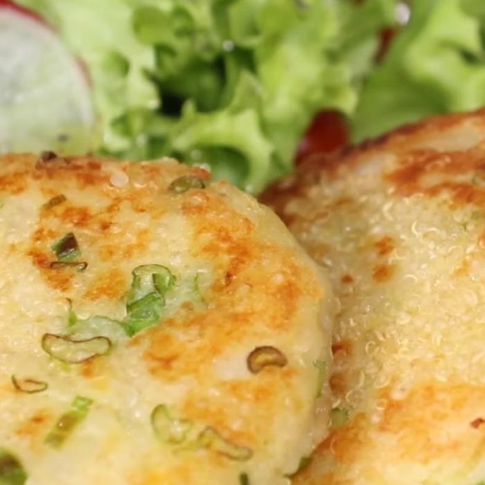 Clătite din cartofi, rețeta ușoară pentru o masă delicioasă. Merită să încerci să le faci cu acest super secret