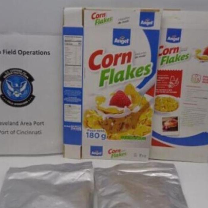 Fulgi de porumb, acoperiți cu cocaină în loc de zahăr, confiscați la vamă. Transportul, oprit la frontiera SUA