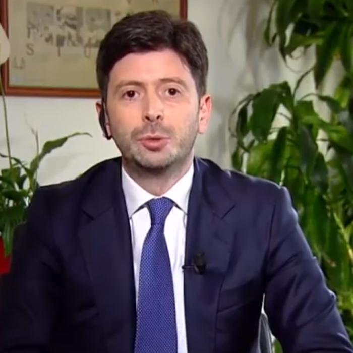 Italia închide toate şcolile în zonele roşii. Roberto Speranza: "Mutaţia britanică se răspândeşte la generaţia tânără"