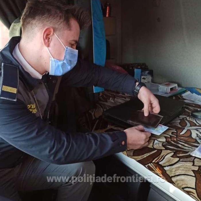 A cumpărat un act de identitate cu 250 de euro, dar a fost prins la frontiera României. Ce riscă bărbatul care dorea să ajungă în Italia