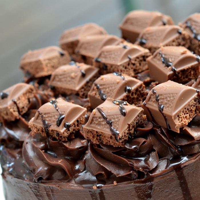 Tort cu ciocolată fără coacere. Desertul suprem, gustos și aromat, gata în 15 minute