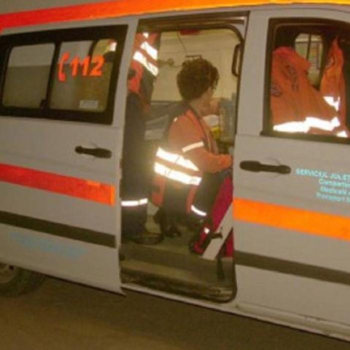 Șef DSP, mort în timp ce era transportat la spital: A rămas fără oxigen în ambulanţă