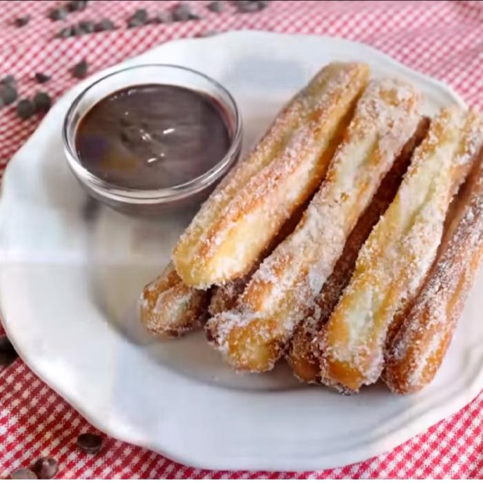 Churros - gogoși spaniole. Desertul aromat și ușor de făcut, care a cucerit o lume întreagă