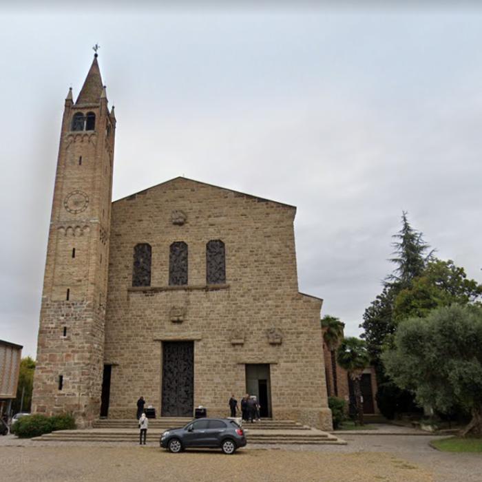 Italia. Mamă româncă, prinsă când fura banii bisericii: Marcela are 6 copii și spune că nu are cu ce să-i hrănească