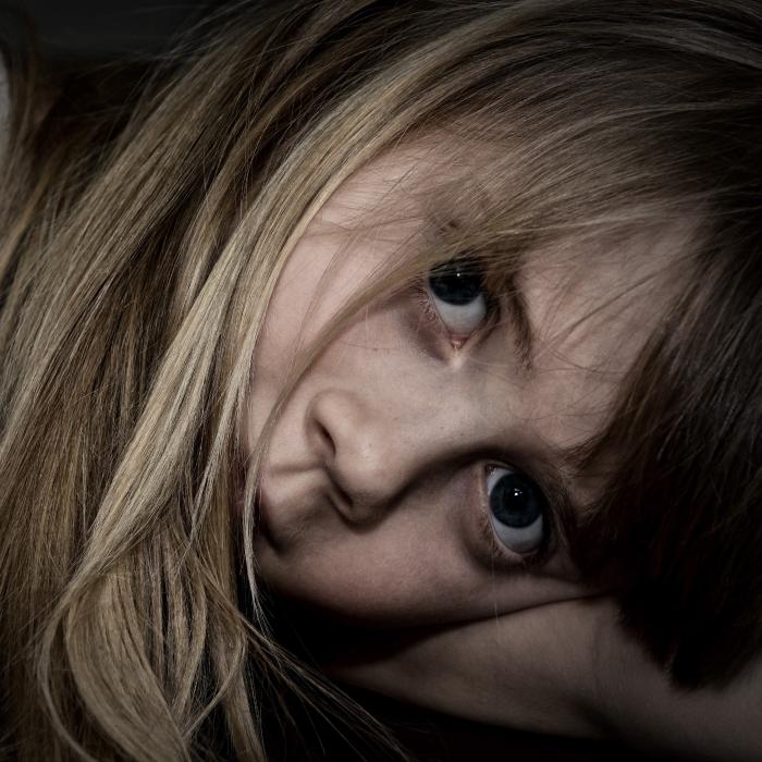 Italia. "Jocul cu eșarfa" de pe TikTok face încă o victimă. Fetiță de 12 ani găsită MOARTĂ în baie