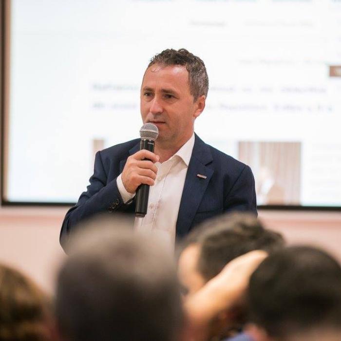 Românii din diaspora cu pașaport CRDS nu vor mai preda buletinul: Deputat Valentin Făgărășian - „Modalitatea actuală încalcă legislația europeană“