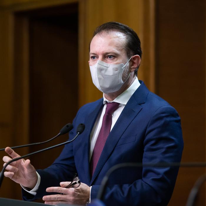 Noi restricţii în România? Răspunsul premierului: "Singura soluţie pe termen lung este..."
