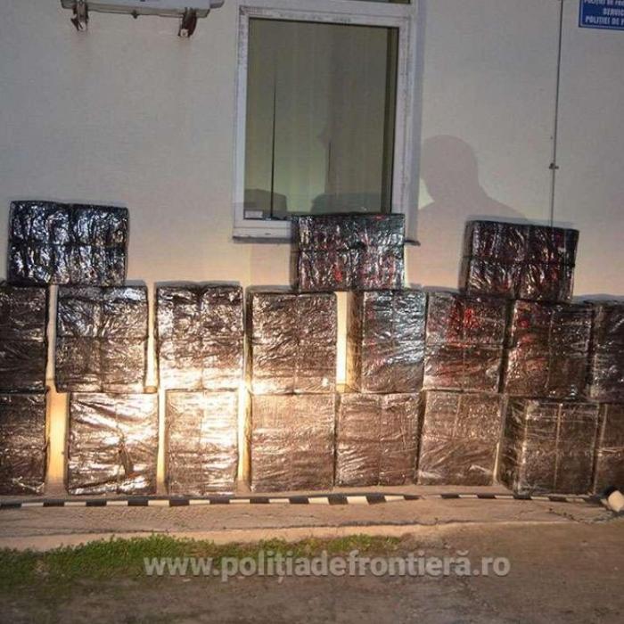 Marfă de contrabandă din Belarus, confiscată la frontiera de nord a României. Polițiștii îi caută pe infractori
