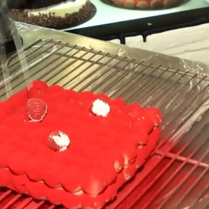 Tort atomic, fără zahăr. Rețeta lui chef Iulian Olaru, fost concurent la Chefi la Cuțite (VIDEO)