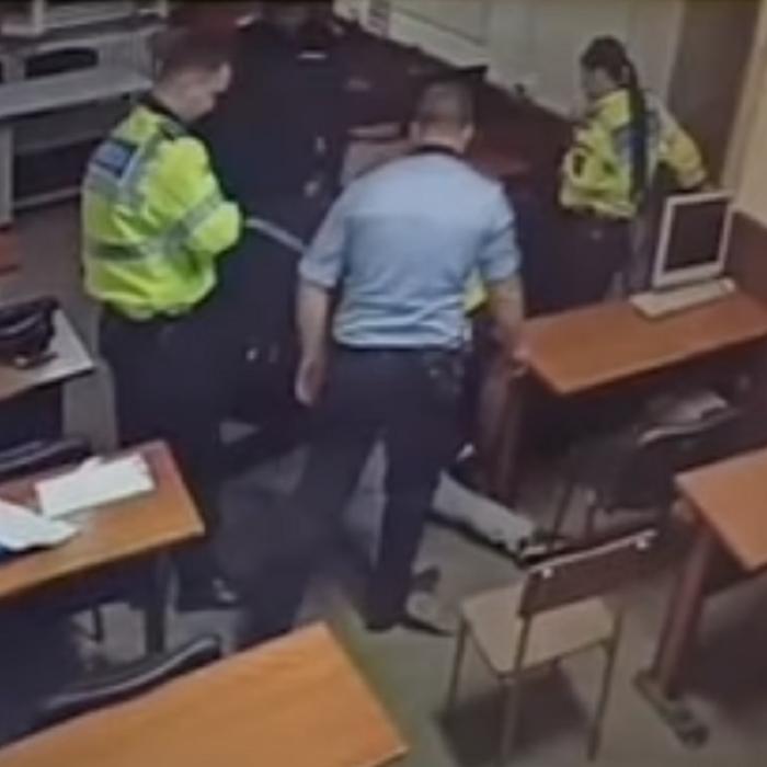 Doi dintre bărbații care au reclamat polițiștii că au fost torturați, au fost găsiți MORȚI