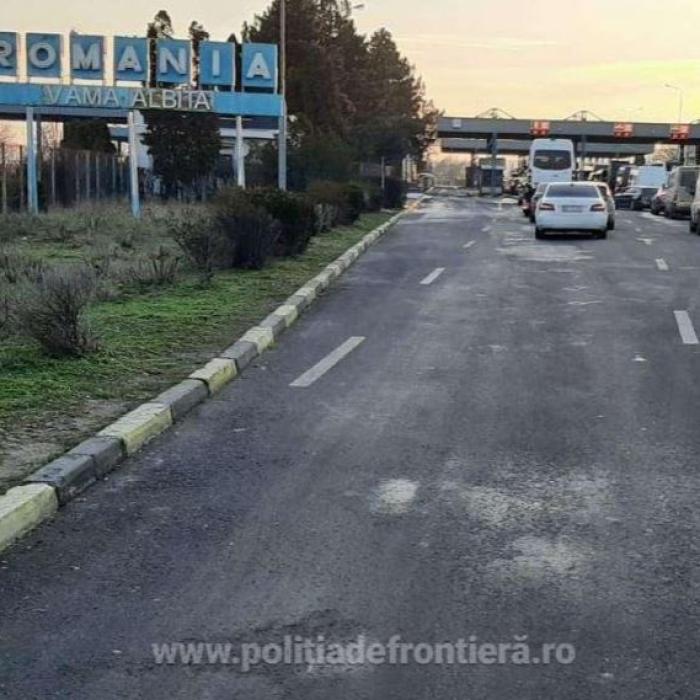Camion, condus de un moldovean, oprit și verificat la sânge în vama Albița. Polițiștii au confiscat tot ce au găsit în tir