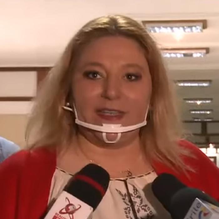 Diana Șoșoacă: „Îmi voi lua permis de port-armă!”