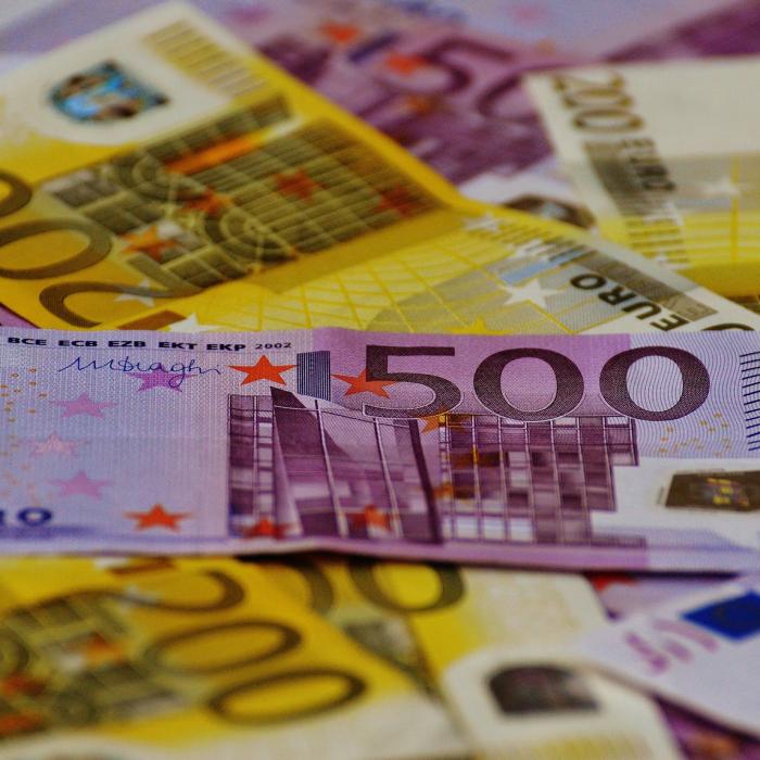 Euro, un nou maxim istoric pentru a doua zi consecutiv