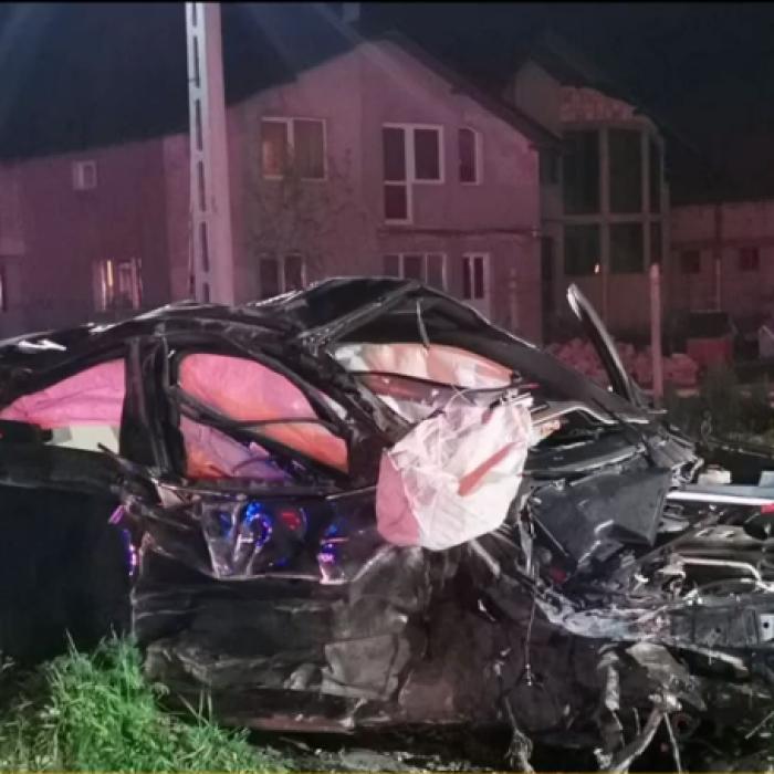 Accident îngrozitor în Prahova, soldat cu 2 MORȚI. Mașina s-a rostogolit 300 de metri pe șosea