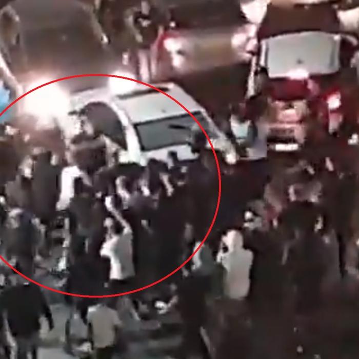 Scene de groază în Israel. Momentul în care un bărbat este scos din mașină și bătut de mulțimea furioasă (VIDEO)