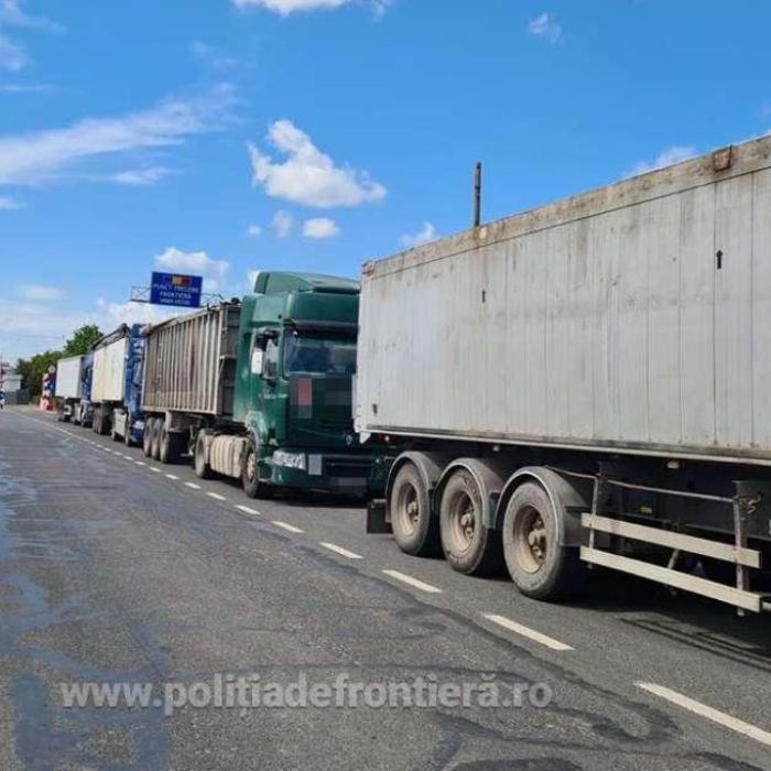 Cinci autocamioane, oprite la Vama Veche. Automarfarele erau încărcate cu deșeuri metalice din Bulgaria 