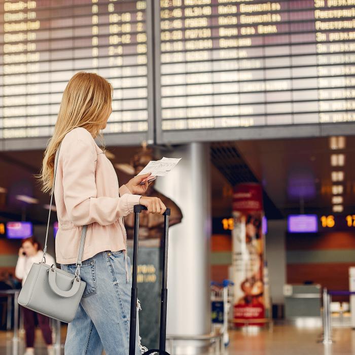Mai mulți români reclamă fraudă la achiziționarea biletelor de avion