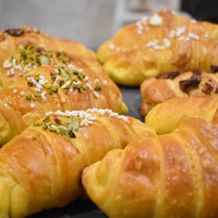 Cornuri Brioche super pufoase. Rețeta ușoară din care ies croissante magice