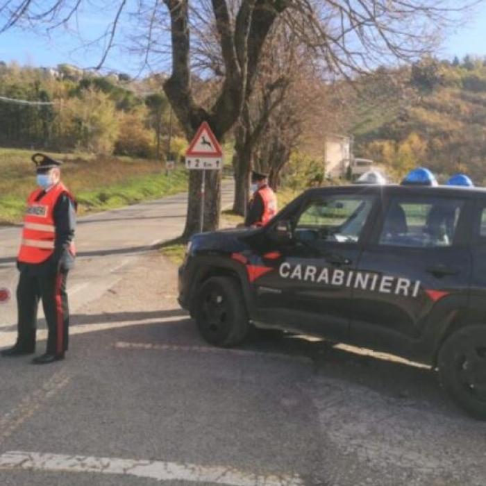 Italia. Octogenar, care a vândut o rulotă, înșelat de trei români. Bărbații au achitat-o cu file CEC false