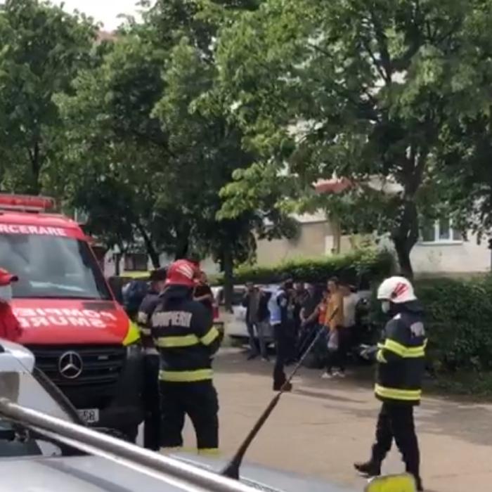 Alertă, după ce o româncă a fost sechestrată într-un apartament. Un negociator a fost trimis la fața locului