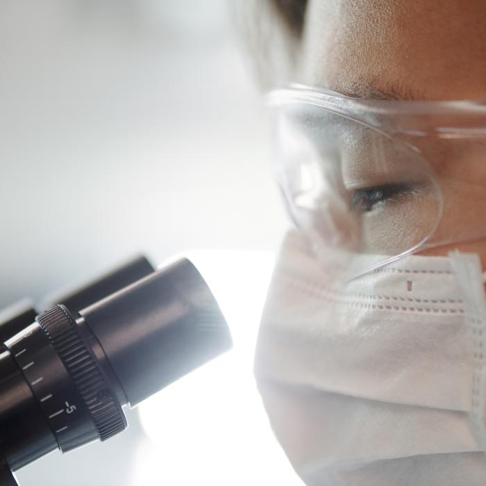 COVID-19 nu are strămoşi naturali credibili şi a fost creat de oamenii de ştiinţă chinezi (studiu)