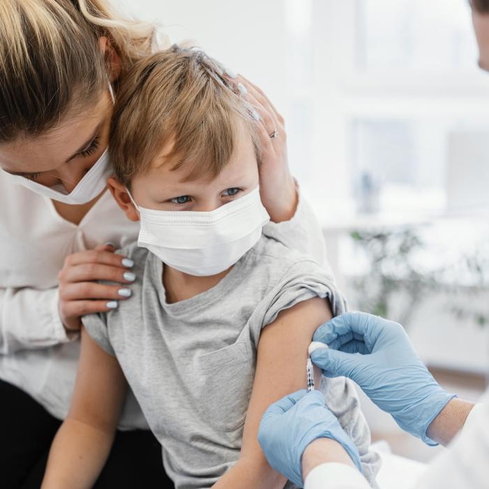 Vaccinarea copiilor cu vârste între 12 și 15 ani ar putea începe în 2 iunie