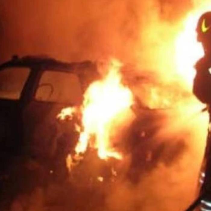 Cadavru găsit într-o mașină care a luat foc la Brașov