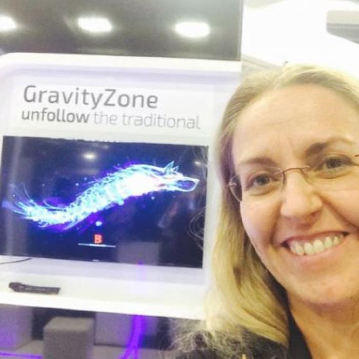 O româncă, angajată la NASA, proiectează viitorul fără gravitaţie