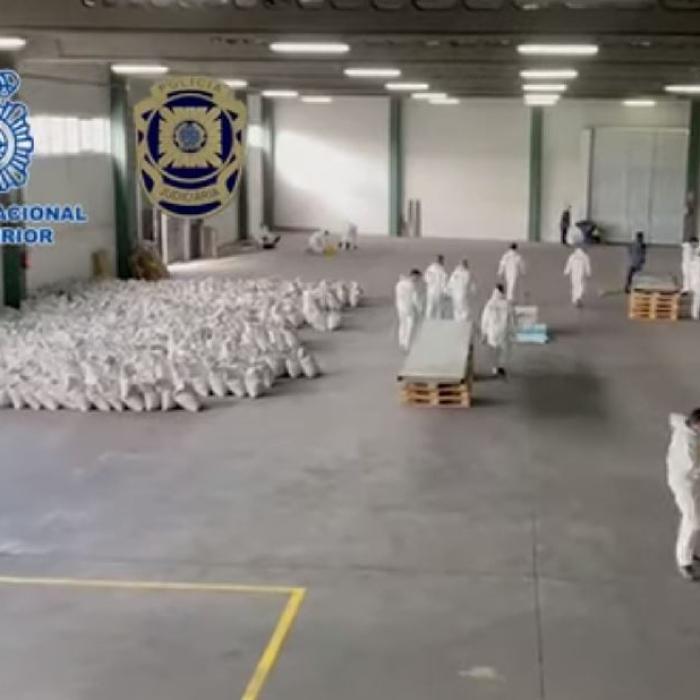 Spania. O tonă de cocaină neagră, descoperită în containere cu cărbune - VIDEO