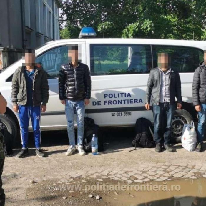 Taximetrist român, cercetat pentru trafic de migranți. Bărbatul, plasat sub control judiciar