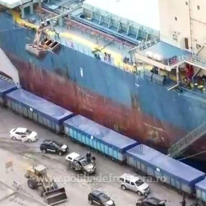 Zeci de mii de prezervative contrafăcute, descoperite în portul  Constanța, într-un container sosit din China