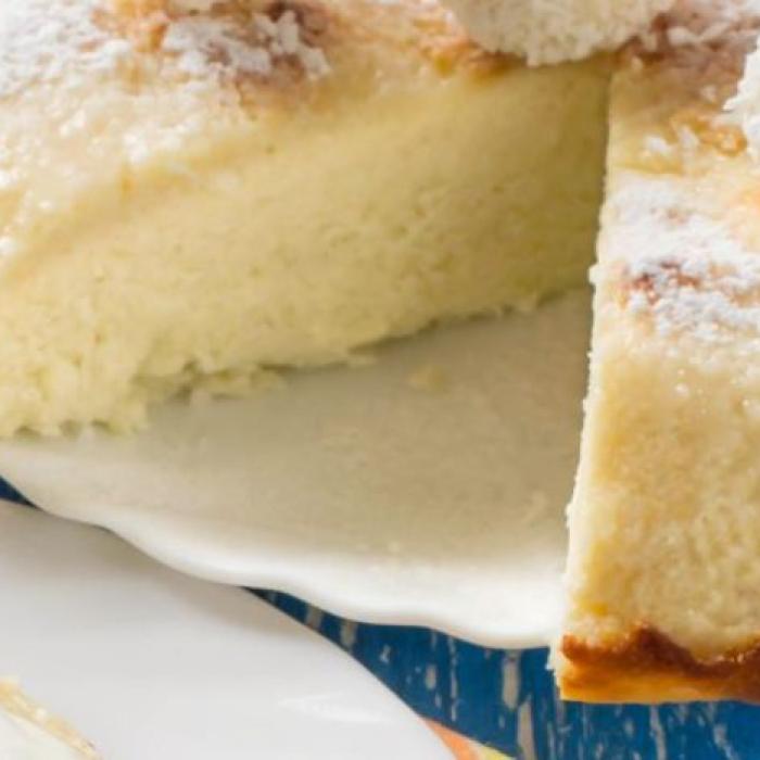 Tort cu nucă de cocos. Un desert exotic și delicios. Fără unt și fără făină. O porție are doar 90 de calorii