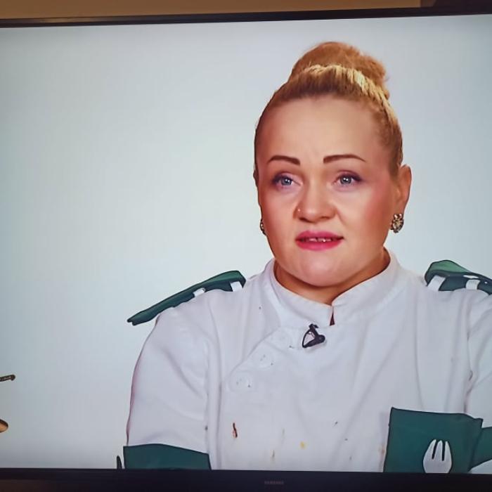 Scandal în finala Chefi la Cuțite din 16 iunie la alegerea echipelor. Victorina a țipat furioasă la Elena că nu a ales-o. A început să plângă