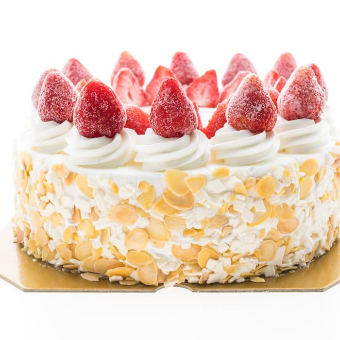 Tort economic „10 linguri”. Cel mai bun și mai pufos desert, cu ingrediente pe care le ai mereu în casă