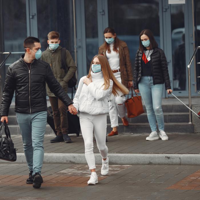 Se schimbă regulile pentru românii care merg în Spania