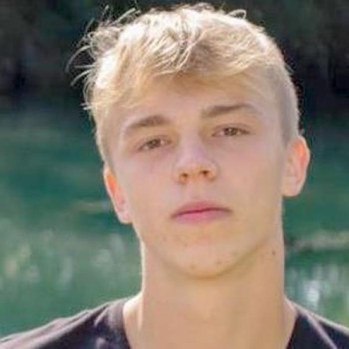 Valentin a absolvit liceul, în Italia, cu nota maximă: Pentru că este român, nu-și poate împlini visul de a studia la Academia Militară 