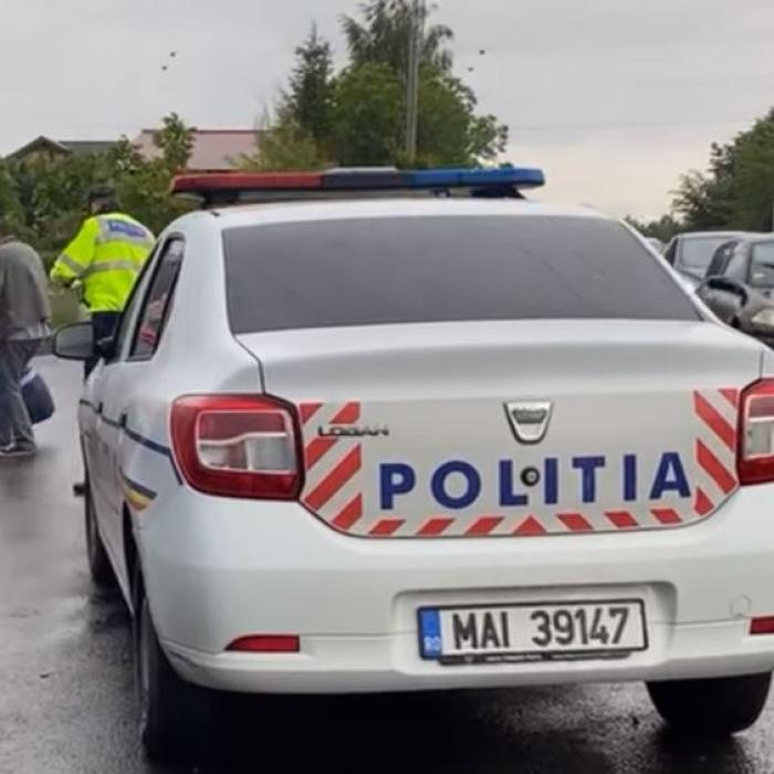 Patru români, printre care 2 copii, accidentați chiar pe trotuar. Șoferul a fugit de la locul faptei
