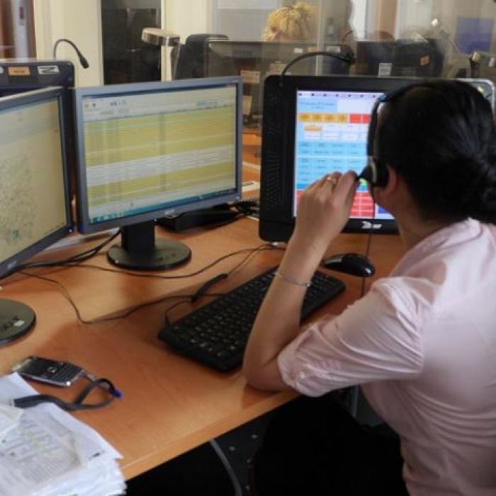 O angajată de la 112 i-a spus unei mame disperate că nimeni nu-i va căuta fiica dispărută. S-a decis sancțiunea 