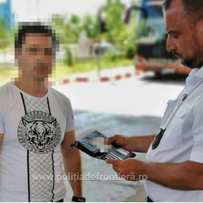 Autocar, oprit la frontiera României. Un pasager s-a ales cu un dosar penal 