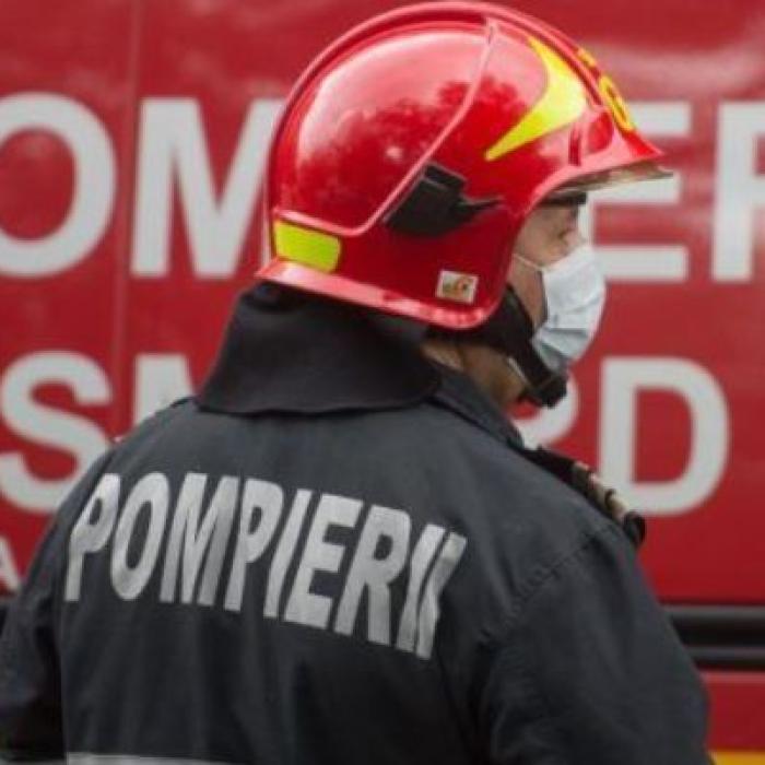 Șapte persoane, implicate, într-un accident rutier. Coliziune între două mașini în Reghin 