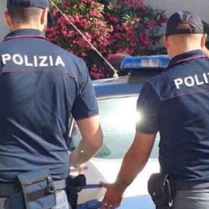 Italia. Un român, bătut fără milă de un conațional. I-a smuls telefonul și l-a amenințat că îl va tăia pe față cu foarfeca 