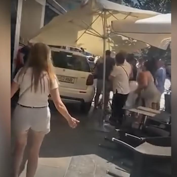 Spania. Nouă răniţi după ce o maşină a intrat în mai multe terase din Marbella: "Mergea în zigzag şi spulbera totul" - VIDEO