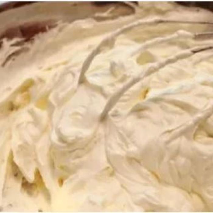 Tort dietetic cu iaurt și nucă de cocos. Fără coacere și simplu de făcut. Are un singur neajuns: se termină prea repede  