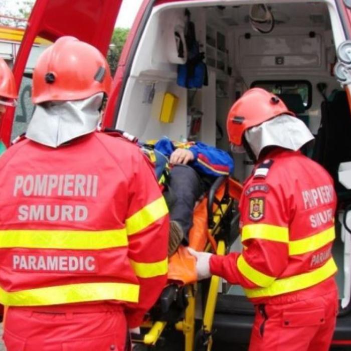 UPDATE. O persoană a murit şi alte trei, printre care un copil, au ajuns la spital. Trei maşini implicate în coliziune, în Brașov