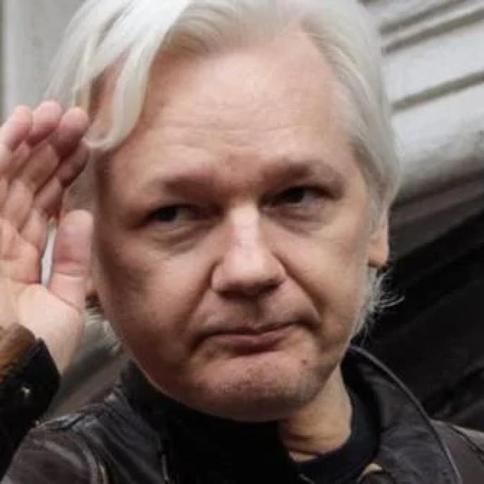 Julian Assange pierde cetățenia ecuadoriană