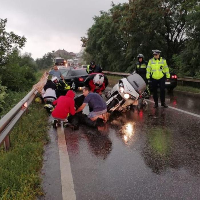 Doi bărbați, răniţi într-un grav accident de motocicletă, în județul Suceava