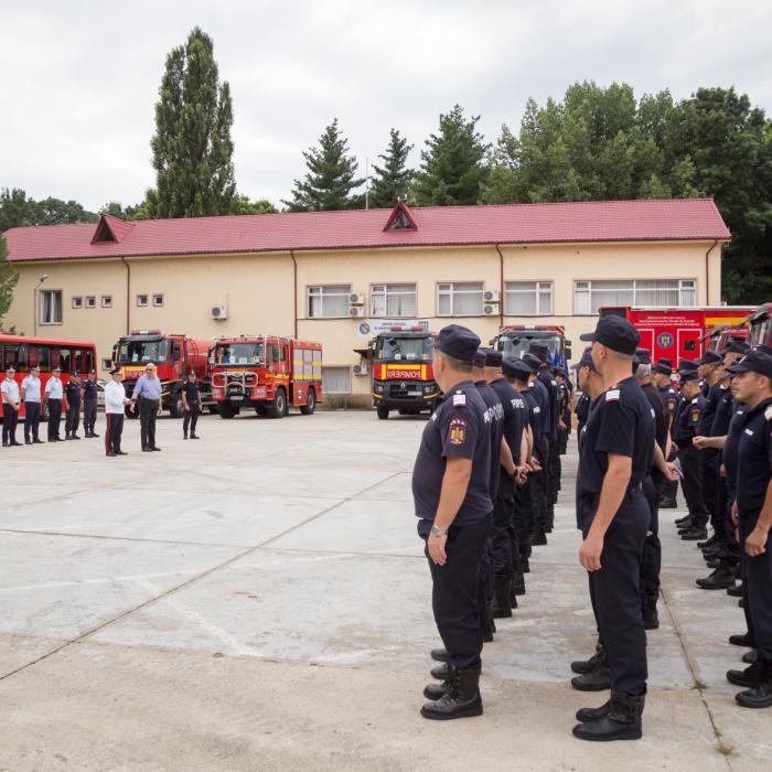 O nouă misiune de stingere a incendiilor în Grecia. 143 de pompieri români vor pleca, mâine, să lupte cu flăcările lângă Atena