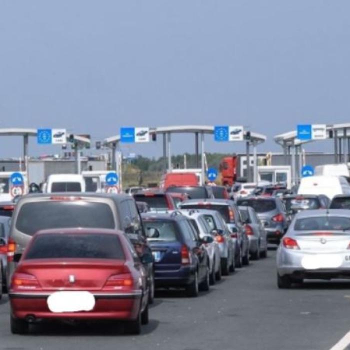 Vămile, luate cu asalt. Peste 104.200 de români au părăsit țara în ultimele 24 de ore